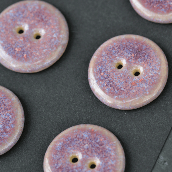 6 pcs. 23mm ceramic buttons magenta sky