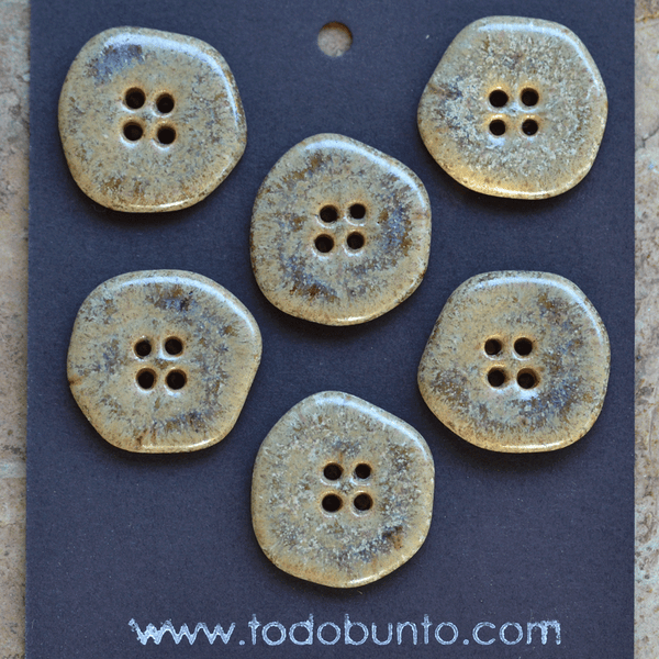 6 pcs. 23mm ceramic buttons hay