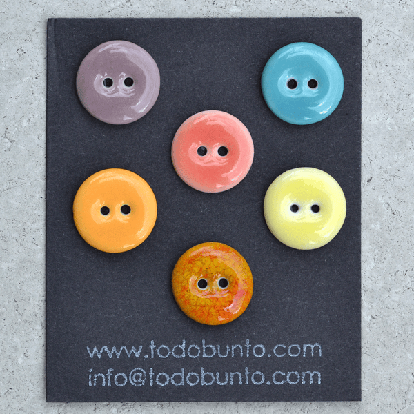 6 pcs.  porcelain buttons mix