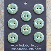 8 pcs 17-18 mm ceramic buttons silk green